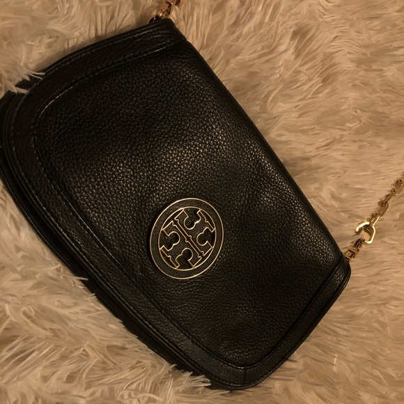 💥SALE Tory Burch Darcy crossbody black gold purse - Picture 2 of 5